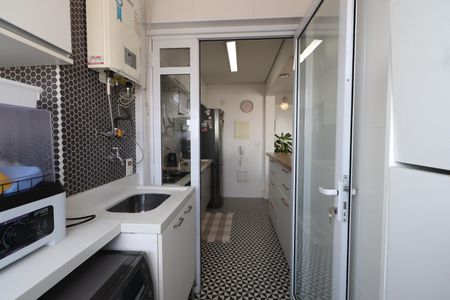 Apartamento à venda com 65m², 2 quartos e 1 vagaÁrea de Serviço
