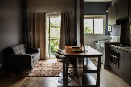 Sala de apartamento para alugar com 1 quarto, 38m² em Granja Viana, Cotia