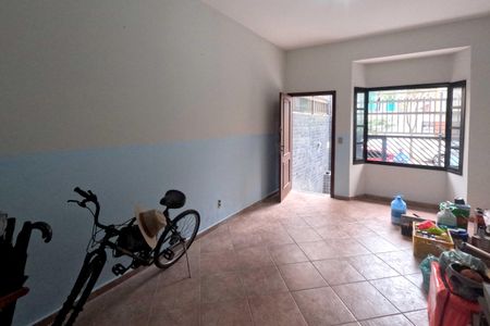 Casa para alugar com 250m², 4 quartos e 6 vagasSala 1 