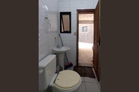 Casa para alugar com 250m², 4 quartos e 6 vagasBanheiro de Serviço