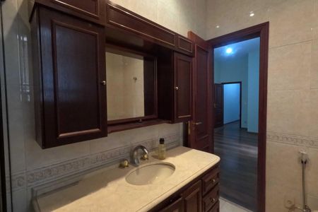 Casa para alugar com 250m², 4 quartos e 6 vagasBanheiro da Suíte 1