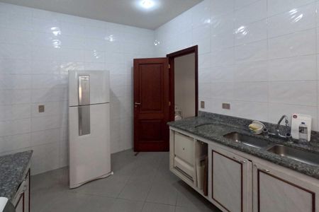 Casa para alugar com 250m², 4 quartos e 6 vagasCozinha