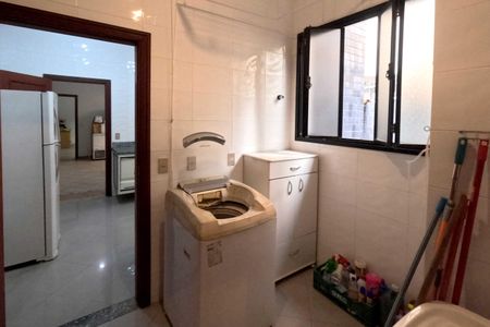 Casa para alugar com 250m², 4 quartos e 6 vagasÁrea de Serviço