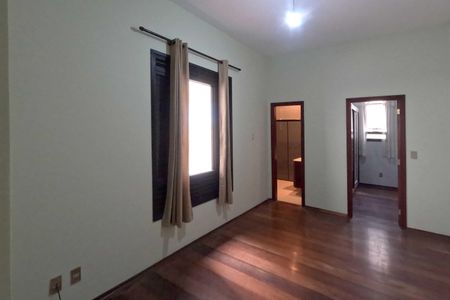 Casa para alugar com 250m², 4 quartos e 6 vagasSuíte 1