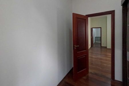 Casa para alugar com 250m², 4 quartos e 6 vagasCloset da suíte 2