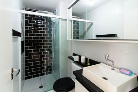 Banheiro de apartamento à venda com 2 quartos, 34m² em Barra Funda, São Paulo