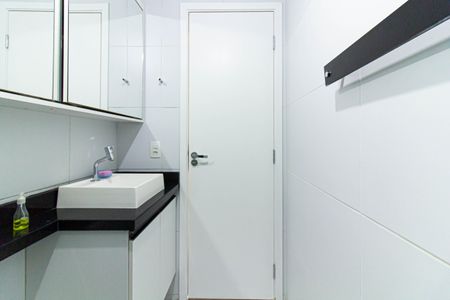 Banheiro de apartamento à venda com 2 quartos, 34m² em Barra Funda, São Paulo