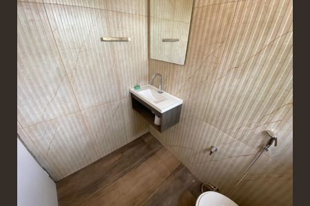 Casa à venda com 600m², 6 quartos e 3 vagasBanheiro 2