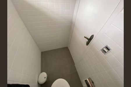 Casa à venda com 600m², 6 quartos e 3 vagasBanheiro de Serviço