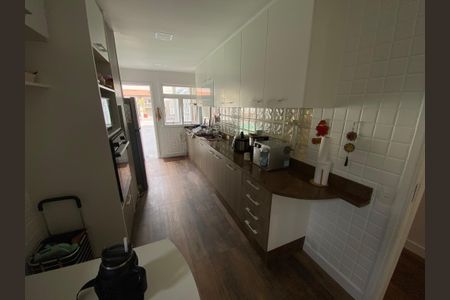 Casa à venda com 600m², 6 quartos e 3 vagasCozinha