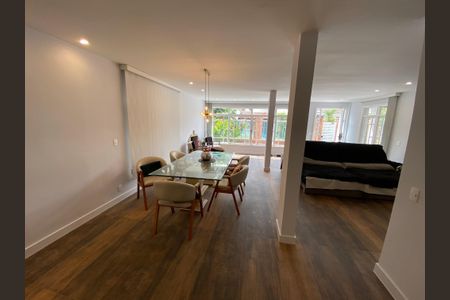 Casa à venda com 600m², 6 quartos e 3 vagasSala