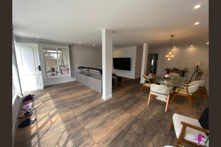 Sala de casa à venda com 6 quartos, 600m² em Taquara, Rio de Janeiro