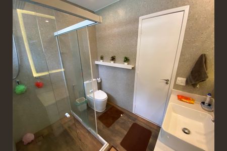 Casa à venda com 600m², 6 quartos e 3 vagasBanheiro da Suíte 1