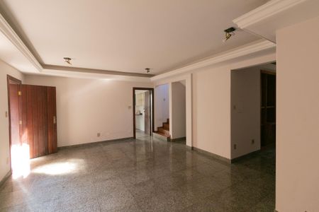 Casa à venda com 339m², 5 quartos e 4 vagasSala 2