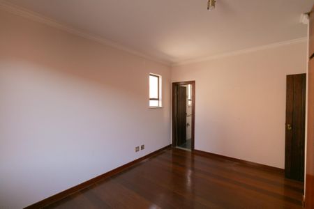 Casa à venda com 339m², 5 quartos e 4 vagasQuarto 4