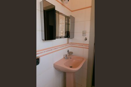 Casa à venda com 339m², 5 quartos e 4 vagasBanheiro do Quarto 3