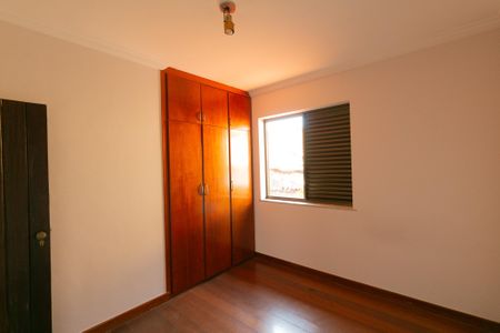 Casa à venda com 339m², 5 quartos e 4 vagasQuarto 3