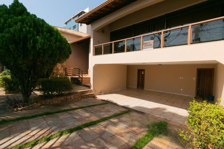 Casa à venda com 339m², 5 quartos e 4 vagasÁrea comum
