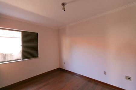 Casa à venda com 339m², 5 quartos e 4 vagasQuarto 1