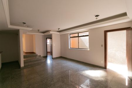 Casa à venda com 339m², 5 quartos e 4 vagasSala 2