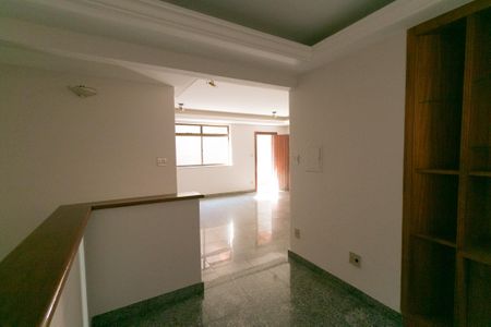 Casa à venda com 339m², 5 quartos e 4 vagasSala 2