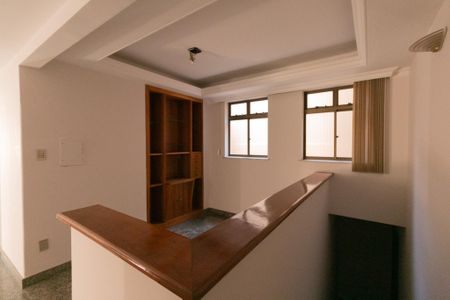 Casa à venda com 339m², 5 quartos e 4 vagasSala 2