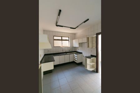 Casa à venda com 339m², 5 quartos e 4 vagasCozinha