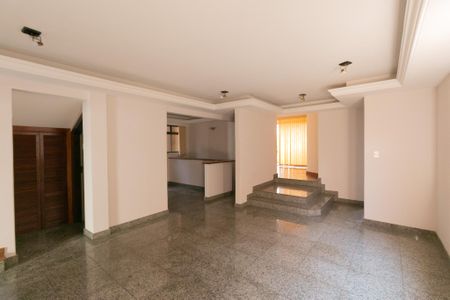 Casa à venda com 339m², 5 quartos e 4 vagasSala 2