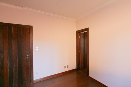 Casa à venda com 339m², 5 quartos e 4 vagasQuarto 5