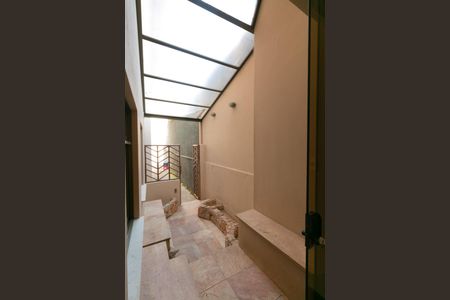 Casa à venda com 339m², 5 quartos e 4 vagasCorredor