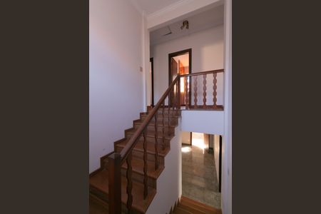 Casa à venda com 339m², 5 quartos e 4 vagasEscada