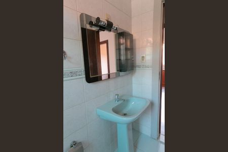 Casa à venda com 339m², 5 quartos e 4 vagasBanheiro 