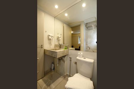 Studio à venda com 30m², 1 quarto e 1 vaga Studio à venda com 30m², 1 quarto e 1 vagaBanheiro Social