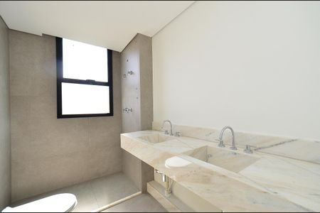 Apartamento à venda com 143m², 4 quartos e 3 vagasBanheiro Suite 2