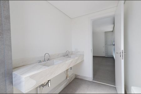Apartamento à venda com 143m², 4 quartos e 3 vagasBanheiro Suite 2