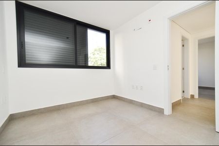 Apartamento à venda com 143m², 4 quartos e 3 vagasQuarto 2