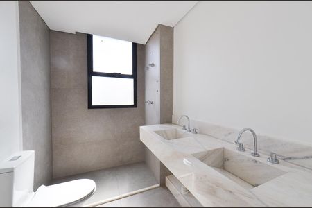 Apartamento à venda com 143m², 4 quartos e 3 vagasBanheiro Suite 2