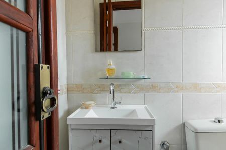 Casa à venda com 160m², 3 quartos e 2 vagas Casa à venda com 160m², 3 quartos e 2 vagasBanheiro da suite 2