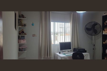 Casa à venda com 160m², 3 quartos e 2 vagas Casa à venda com 160m², 3 quartos e 2 vagasEscritório