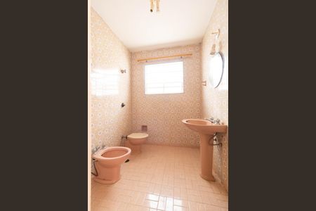 Casa à venda com 160m², 4 quartos e 2 vagasBanheiro da Suíte