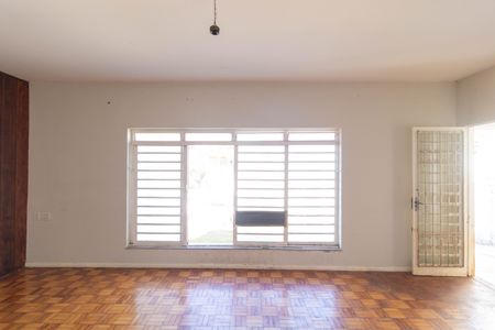 Casa à venda com 160m², 4 quartos e 2 vagasSalas