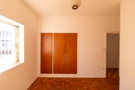 Casa à venda com 160m², 4 quartos e 2 vagasSuíte