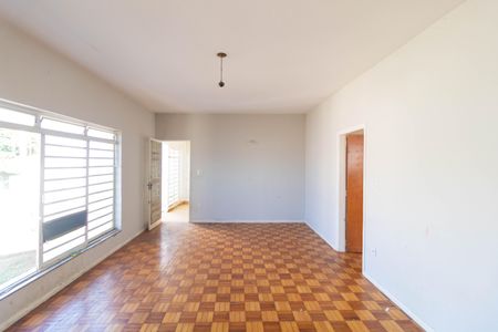 Casa à venda com 160m², 4 quartos e 2 vagasSalas