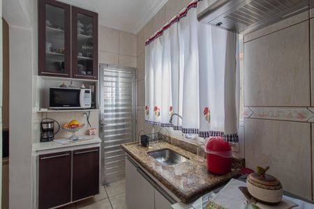 Casa à venda com 100m², 2 quartos e 2 vagas Casa à venda com 100m², 2 quartos e 2 vagasCozinha