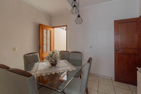 Casa à venda com 100m², 2 quartos e 2 vagas Casa à venda com 100m², 2 quartos e 2 vagasSala de Jantar