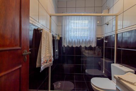 Casa à venda com 100m², 2 quartos e 2 vagas Casa à venda com 100m², 2 quartos e 2 vagasBanheiro