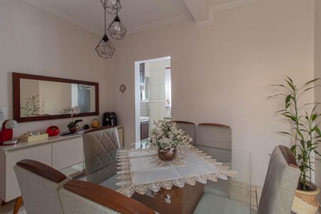 Casa à venda com 100m², 2 quartos e 2 vagas Casa à venda com 100m², 2 quartos e 2 vagasSala de Jantar