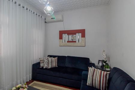 Casa à venda com 100m², 2 quartos e 2 vagas Casa à venda com 100m², 2 quartos e 2 vagasSala