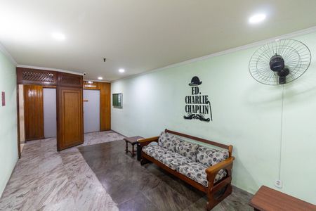 Apartamento para alugar com 130m², 3 quartos e 2 vagasHall social