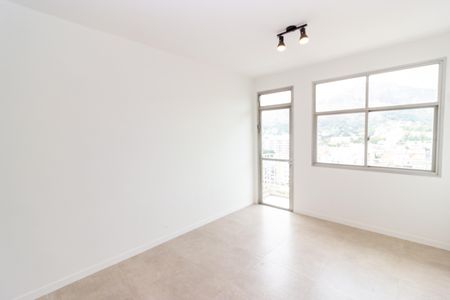 Apartamento para alugar com 130m², 3 quartos e 2 vagasSala